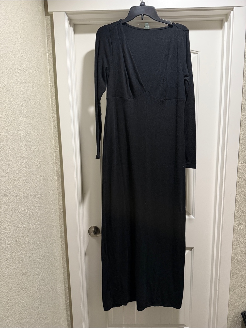 Women’s Black Long Sleeve Maxi Dress - Classic Elegant Style